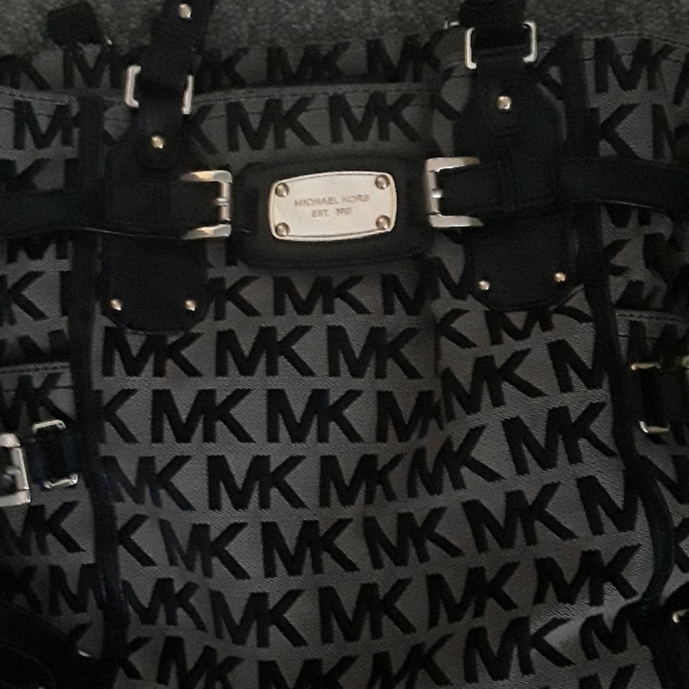 Micheal kors purse